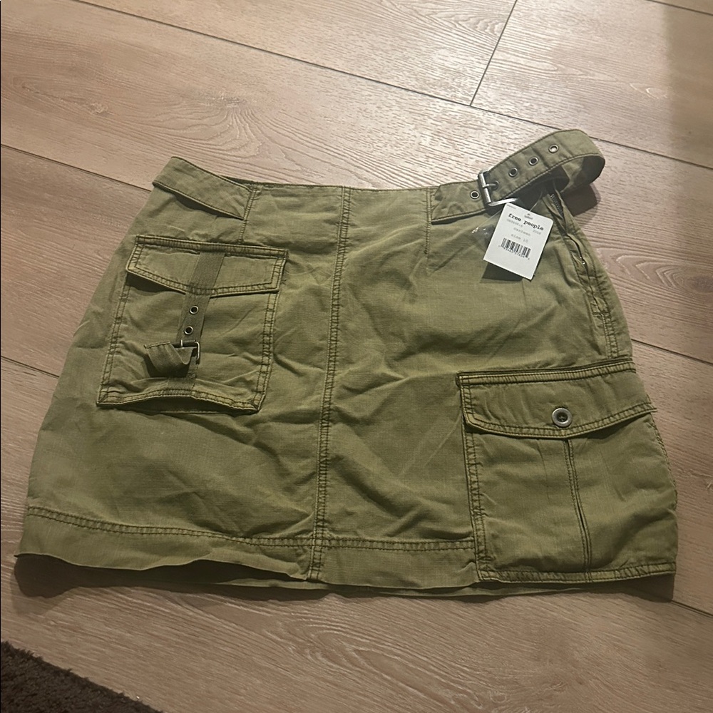 FREE PEOPLE BUCKLE SKIRT GREEN canteen, nwt